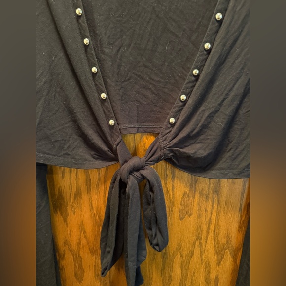 Black Tie-Front Bell Sleeve Kill Star Top - Picture 3 of 6